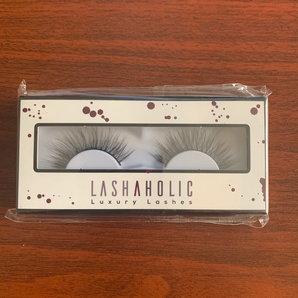 Lashaholic Luxury Lashes ❤️